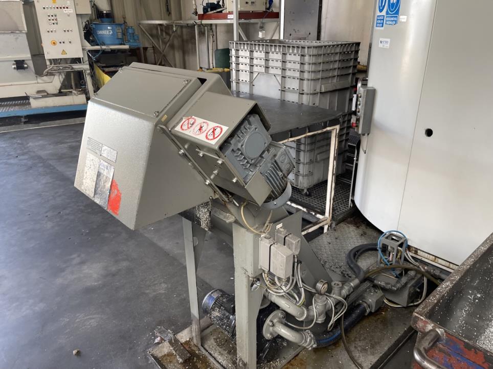 Obróbka metali i inne maszyny dostawcy z branży motoryzacyjnej-4